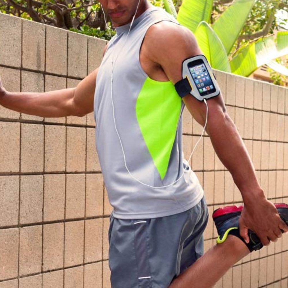 NEW UNIVERSAL PHONE SPORTS ARM BAND CASE RUN GYM
